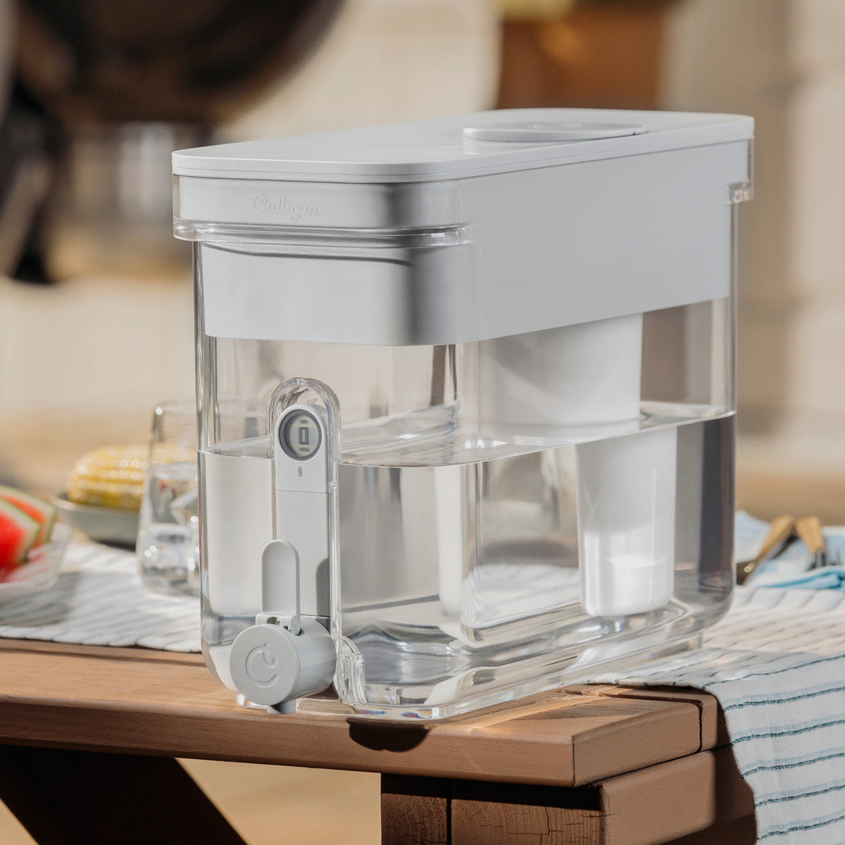 32 cup zerowater dispenser on picnic table